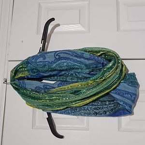 Boho printed shimmer infinity scarf Gorgeous colors and textures🦚